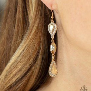 Test of TIMELESS - gold - Paparazzi earrings